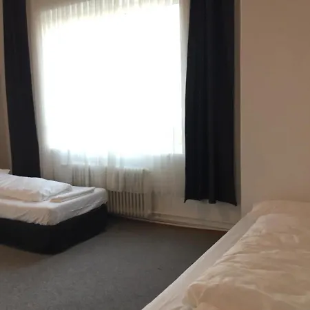 Dreilinden Gmbh Hostel *